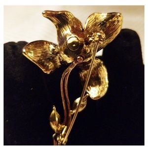 Jewelry - Vintage Flower brooch pin Jewelry - Vintage Flower brooch pin